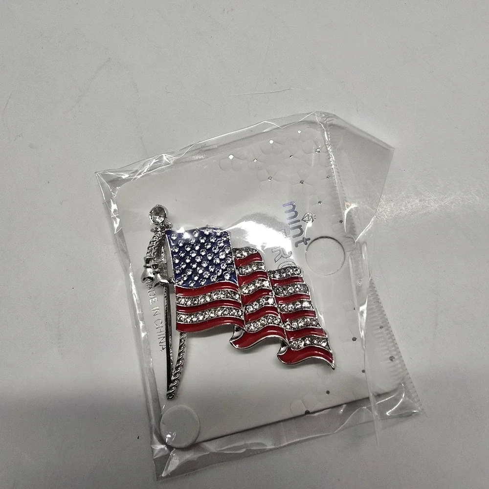 Enamel USA American Flag Brooch Pin,‎ Crystal American Flag Pin